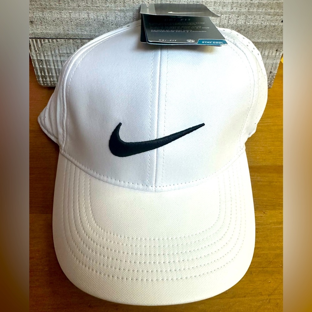 Nike Golf Dri-Fit hat new